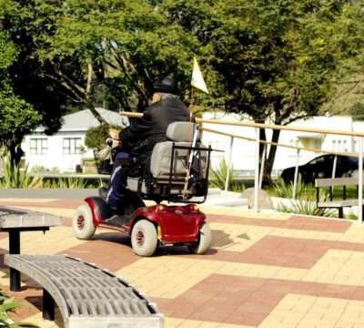 What Bariatric Patients Should Look For in a Mobility Scooter