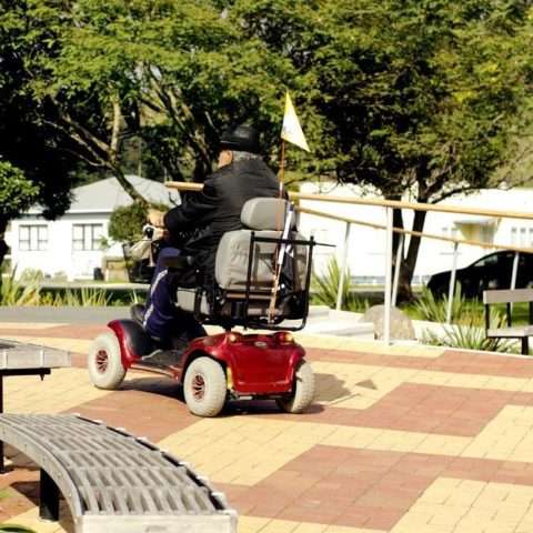 What Bariatric Patients Should Look For in a Mobility Scooter