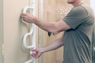 Stander Curve Grab Bar