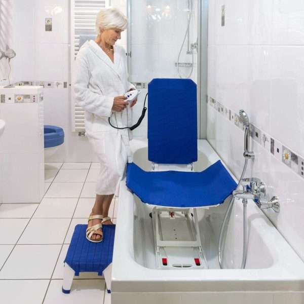 Invacare Aquatec R, Reclining Back Bath Lift Blue